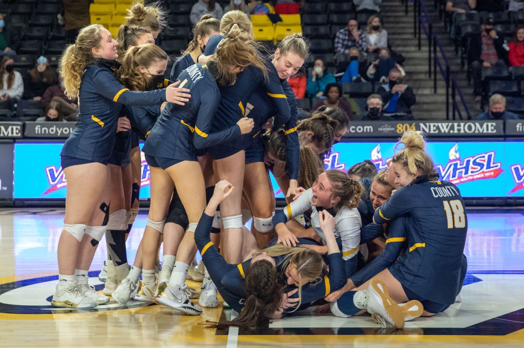LCHS VB champs_13.jpg